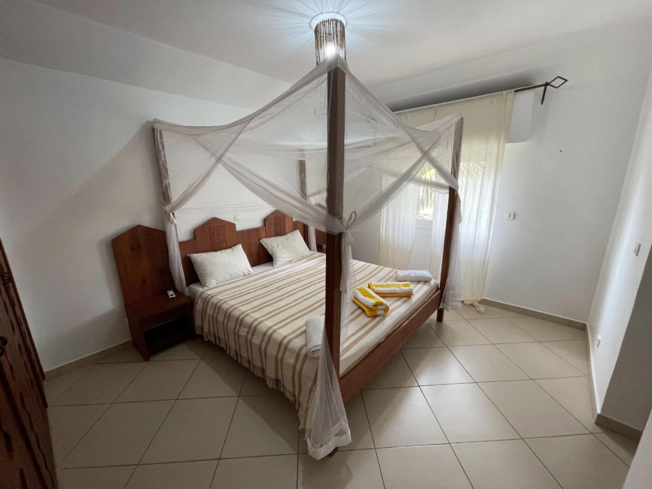 Agence Adjana Resort - Residence Du Port 3 Sali Tapé Eksteriør billede