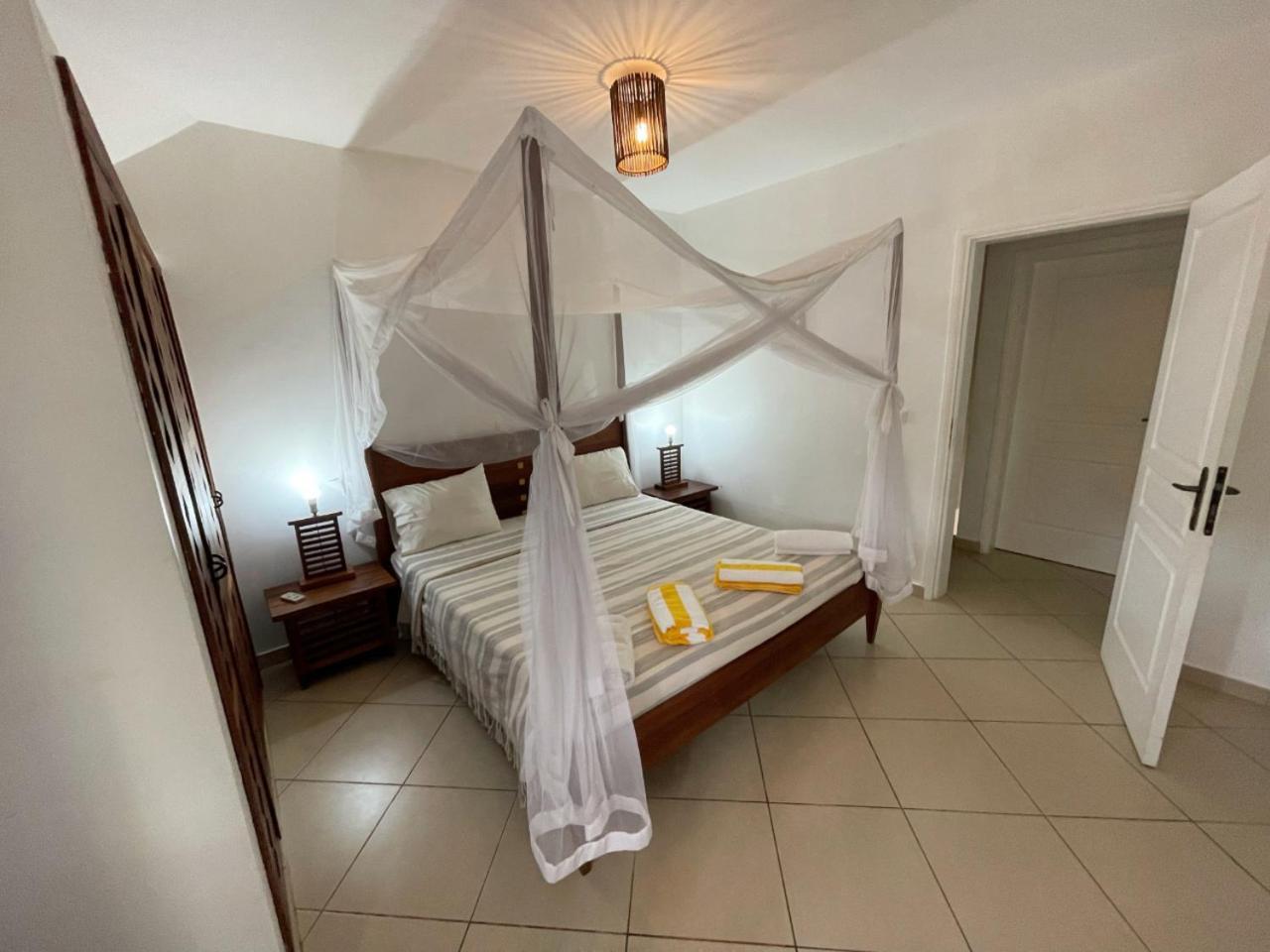 Agence Adjana Resort - Residence Du Port 3 Sali Tapé Eksteriør billede
